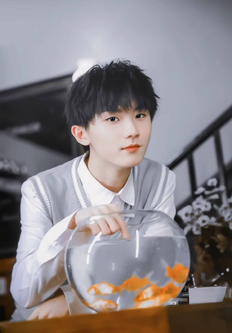 马嘉祺家里有钱吗？