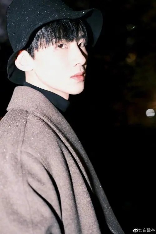 白敬亭晒冰墩墩帽子，这款同款帽子你想拥有吗？