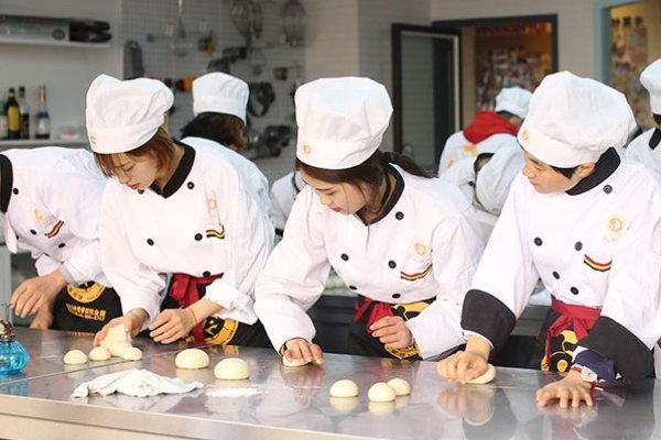 学烘焙的学校有哪些