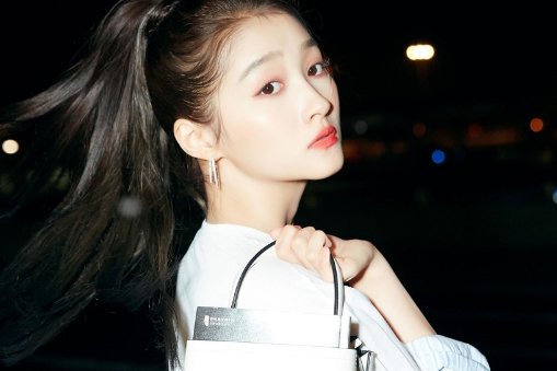 关晓彤的亲姐姐是谁