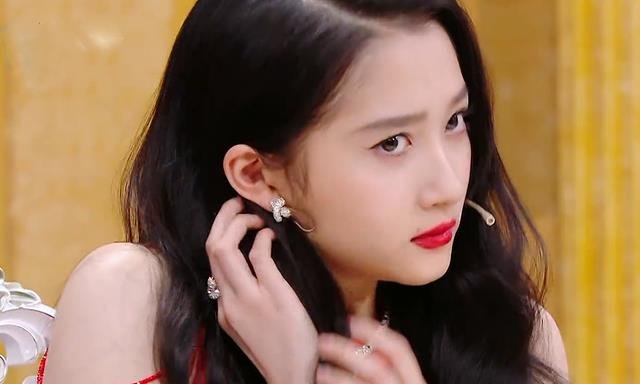 《王牌对王牌》关晓彤模仿《顶楼》中的片段，是否模仿到了精髓？