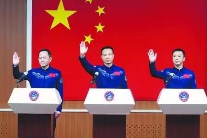 载荷专家什么意思