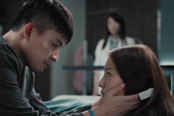 《黑白禁区》淦小暖是谁的女儿？