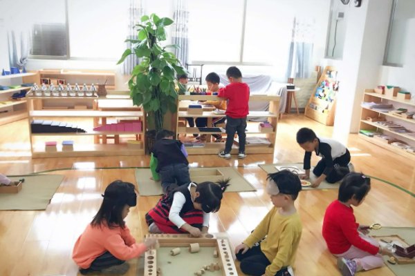 蒙氏幼儿园收费标准