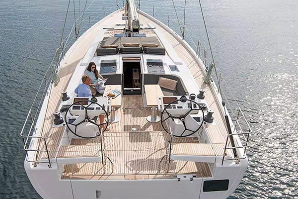 showgirl游艇门事件怎么回事 各种疯狂各种拥吻