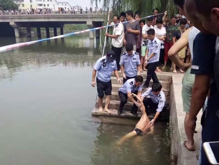 重庆人淡定围观洪水，下游城市遭了哪些殃？