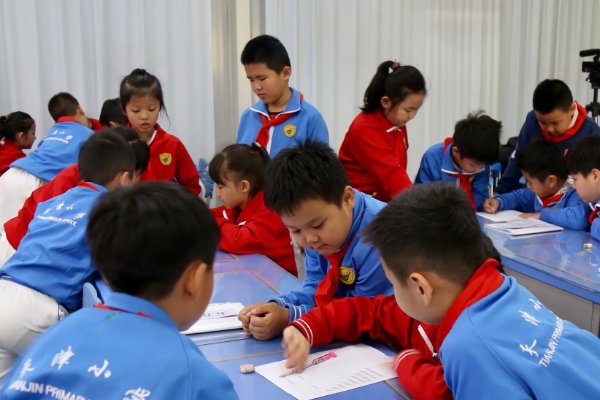 占上风造句短句