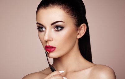 去哪里学化妆好?