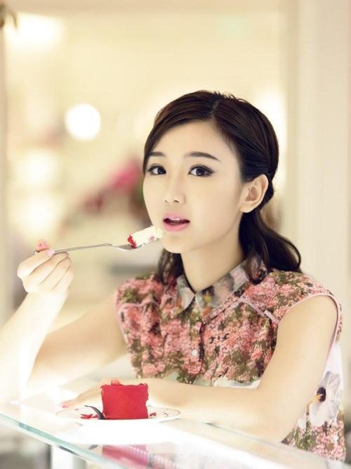 毛晓彤为什么解约？