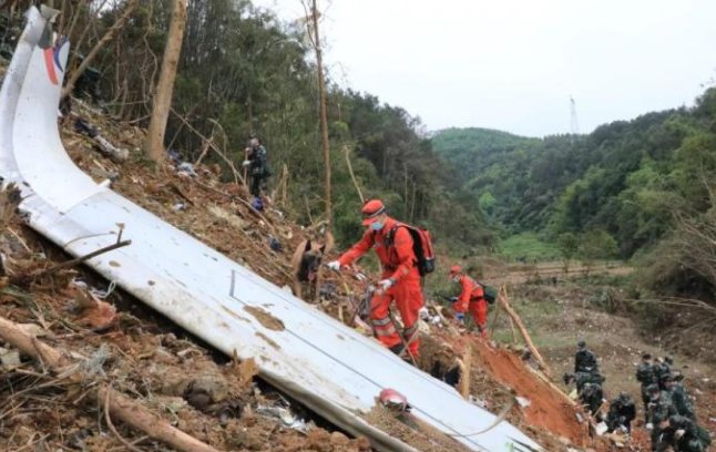 MU5735 RIP轨迹飞行员系中国人，他用飞行轨迹表达了怎样的想法？