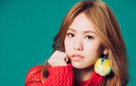 我们都在爱情里少一点天分什么歌