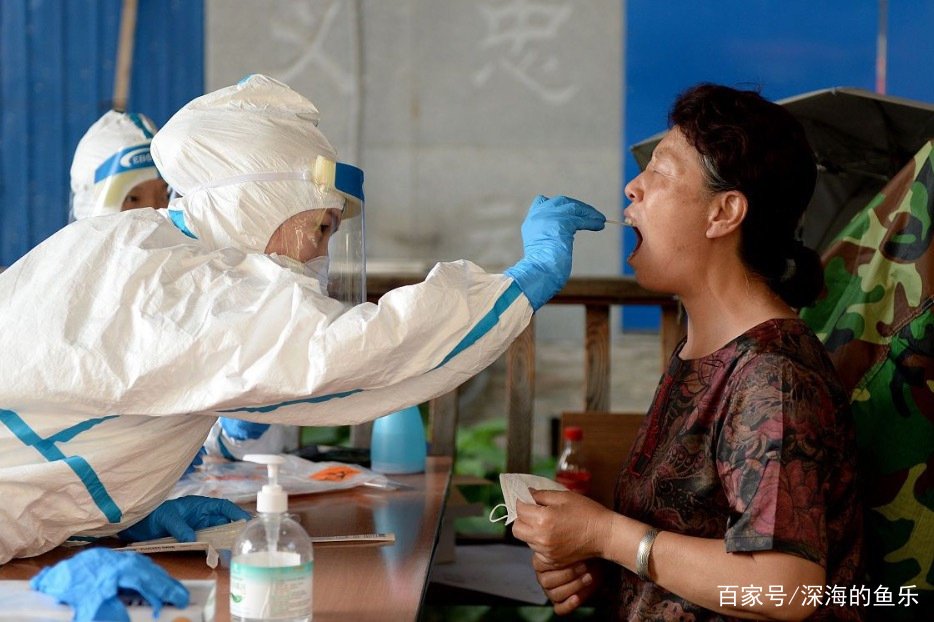 一家三口确诊新冠，另一人为什么没事？