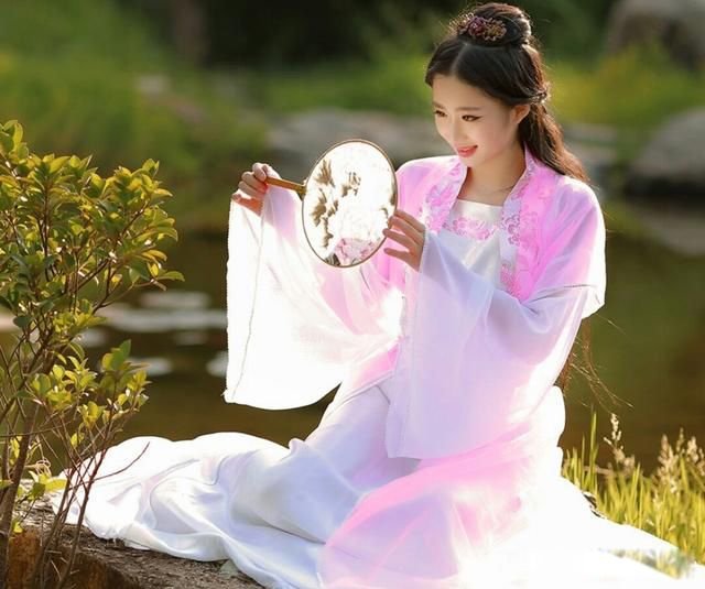 西湖歌舞几时休是什么意思 上一句及全诗作者