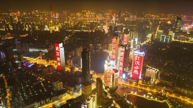 武汉市民怼BBC记者，究竟发生了什么？