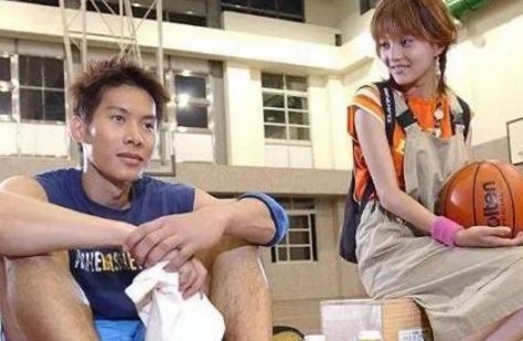 MVP情人的插曲是什么名字?