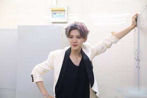 鹿晗粉丝换头像一事上热搜，这究竟发生了什么事？