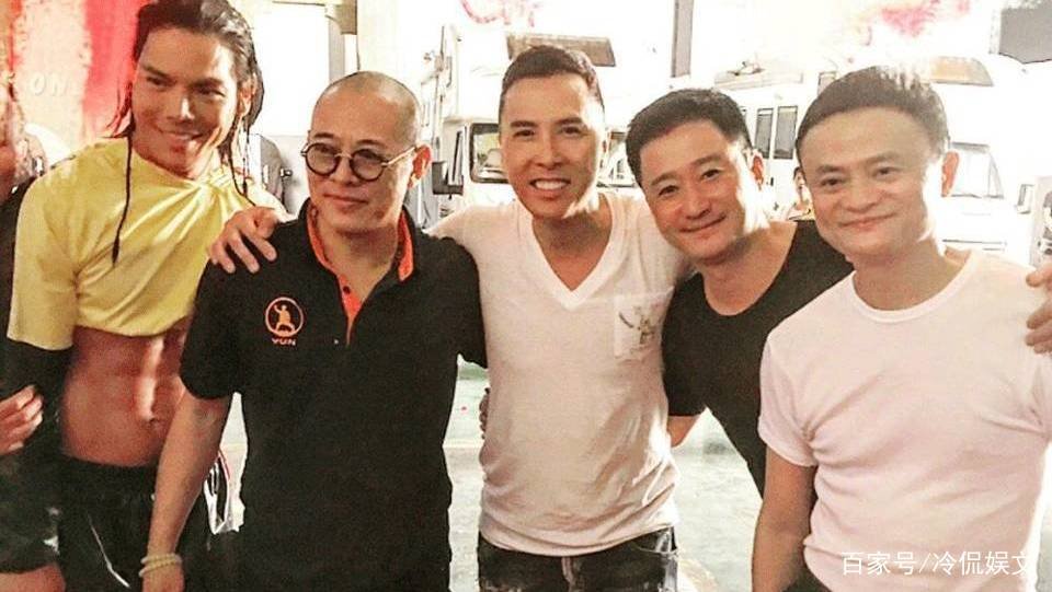 《战狼2》爆红后，李连杰警告吴京：从此夹着尾巴做人，发生了什么事情呢？