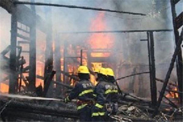 贵州一95后女警狂爬23楼疏散火灾现场住户,她是如何一口气爬上去的?