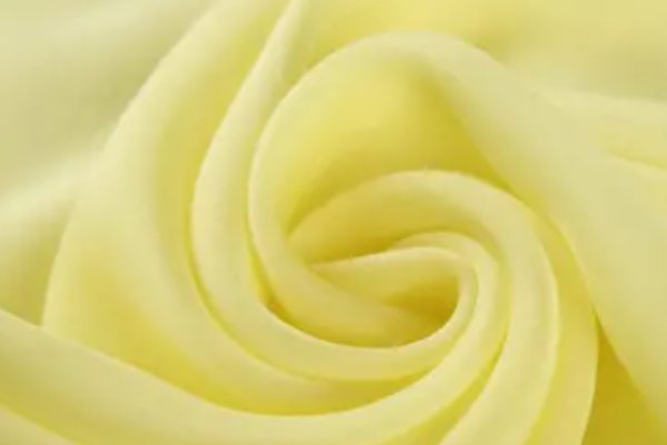 鹅黄色是什么颜色的图片