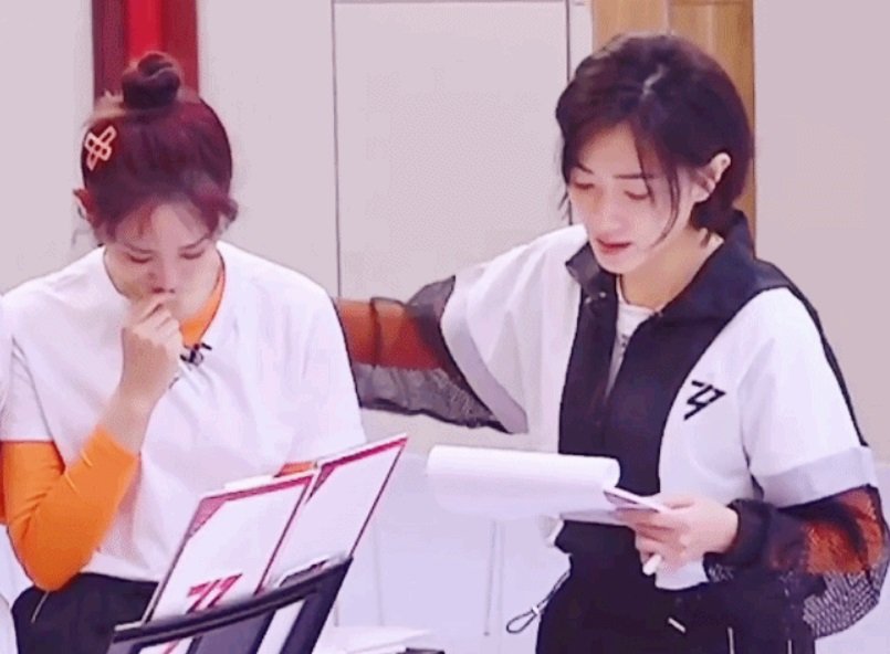 人美心善，万茜是如何践行“女人是可以帮女人”这句话的？