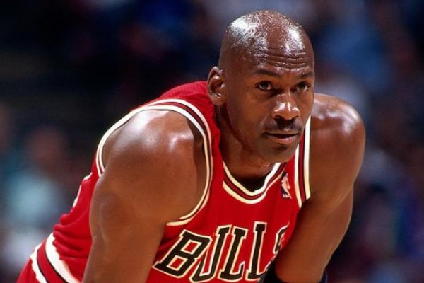 有哪些体育明星的励志故事？？