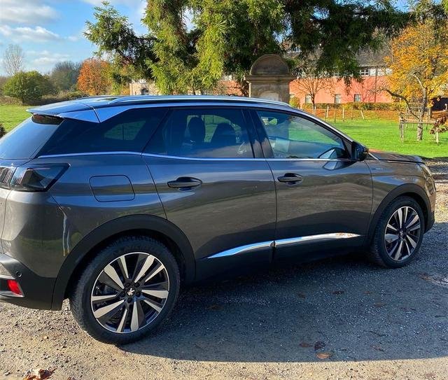 标致的翻身之作？新款3008实车，换全新中控屏，外观更运动