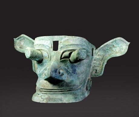 三星堆8号坑再次发现金面具，神秘金面具背后有何故事?