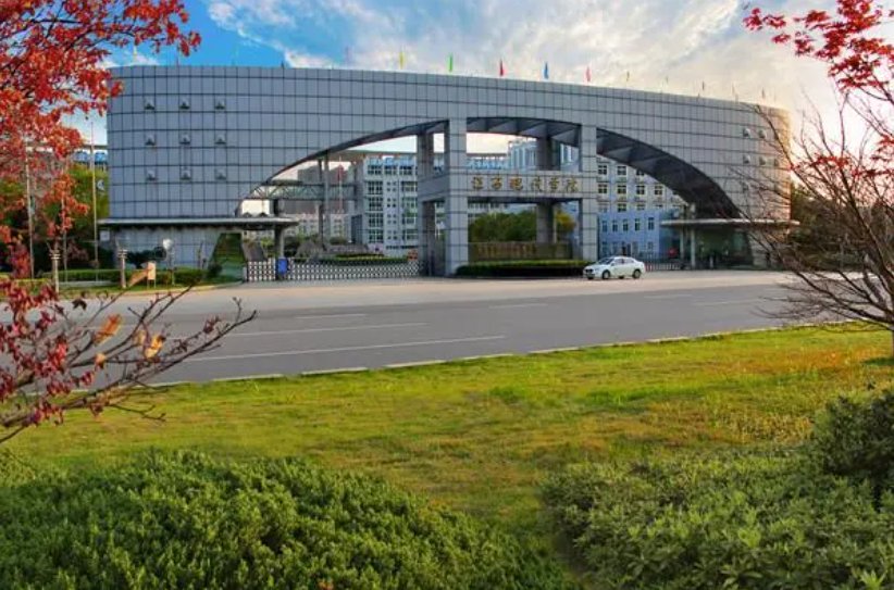 江西现代职业技术学院在哪