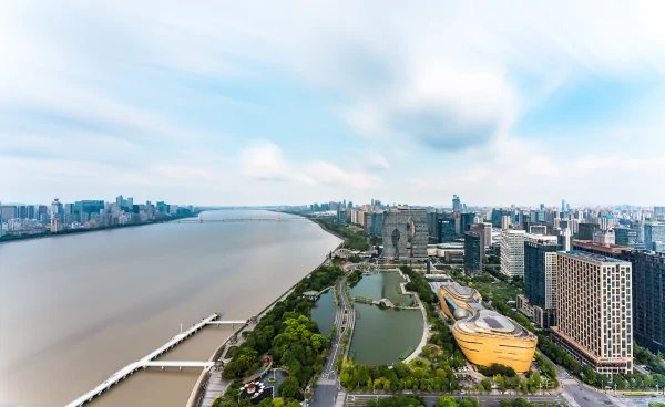 高温事件已持续超30天，与哪些原因有关？还将会持续多久？