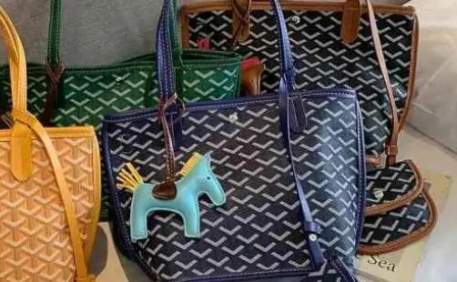 狗牙包包是什么牌子