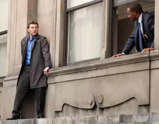 窗台上的男人结局