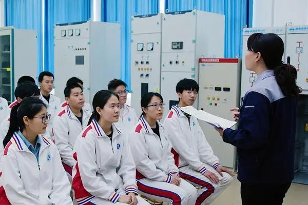 北京工业技师学院是几专？