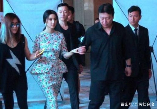 范冰冰真正的靠山：成龙都要礼让三分，就连洪金宝也不够格！他是谁？
