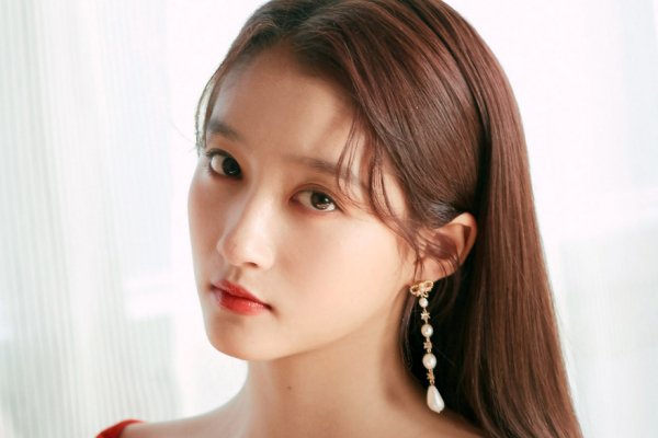 关晓彤的亲姐姐是谁