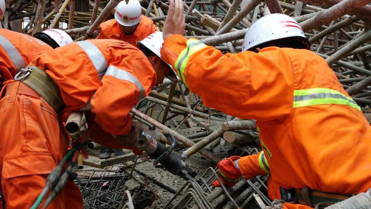 广东某工地坍塌致7人死亡，现场到底是何情况？