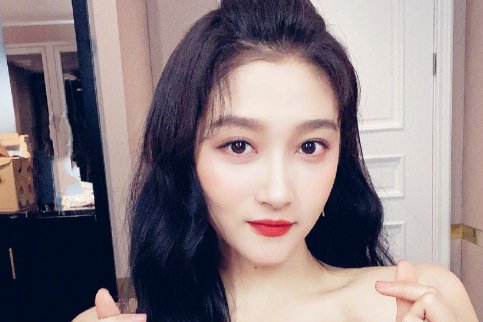 关晓彤的亲姐姐是谁