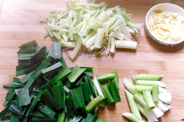 九门寨石锅鱼怎么做？