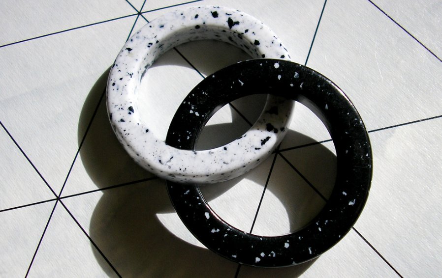 设下圈套的意思