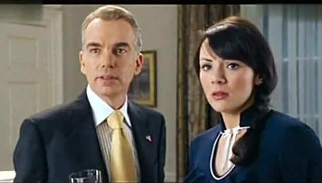 求电影《四个婚礼和一个葬礼》的插曲《love is all around（爱无处不在）》歌词的中文翻译