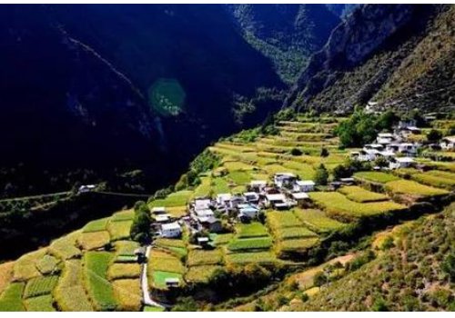 游子回到家乡不少于40字的比喻句要怎么写？