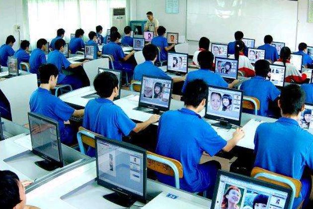 专科是什么时候报考的？