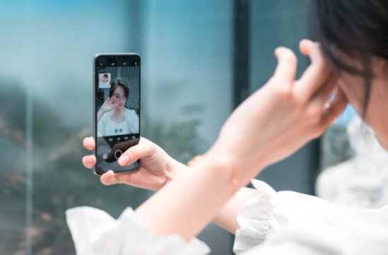 有什么软件可以把自己的视频换脸呢？