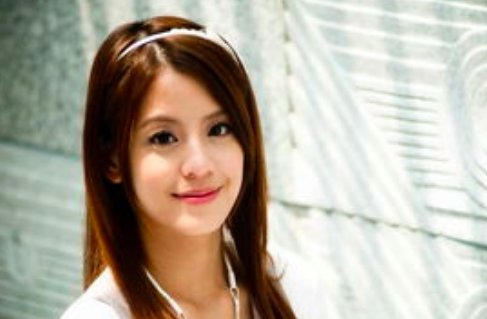 “想把你抱进身体里面,不敢让你看见,嘴角那颗没落下的泪,”这首歌叫什么名字唱的?