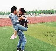 翻跟头亲亲怎么做