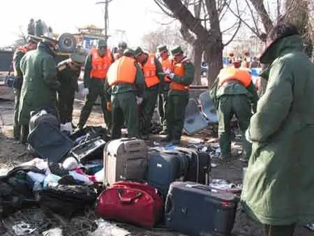 东航坠毁客机第二副驾毕业三年,父亲开车母亲务农,他的家人对此有何表示?