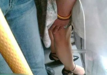 “咸猪手”是什么意思啊？？？