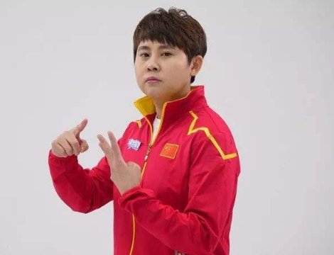 如何看待王濛在冬奥会短道速滑比赛上的唠嗑式解说？