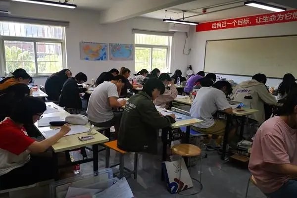 北京教育考试院电话