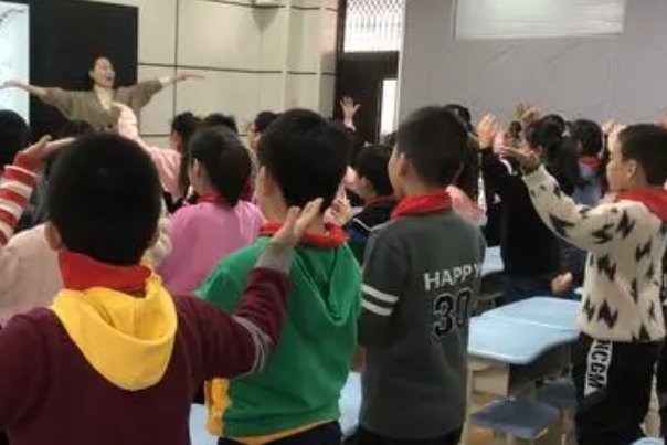 一年级入队做好事怎么写