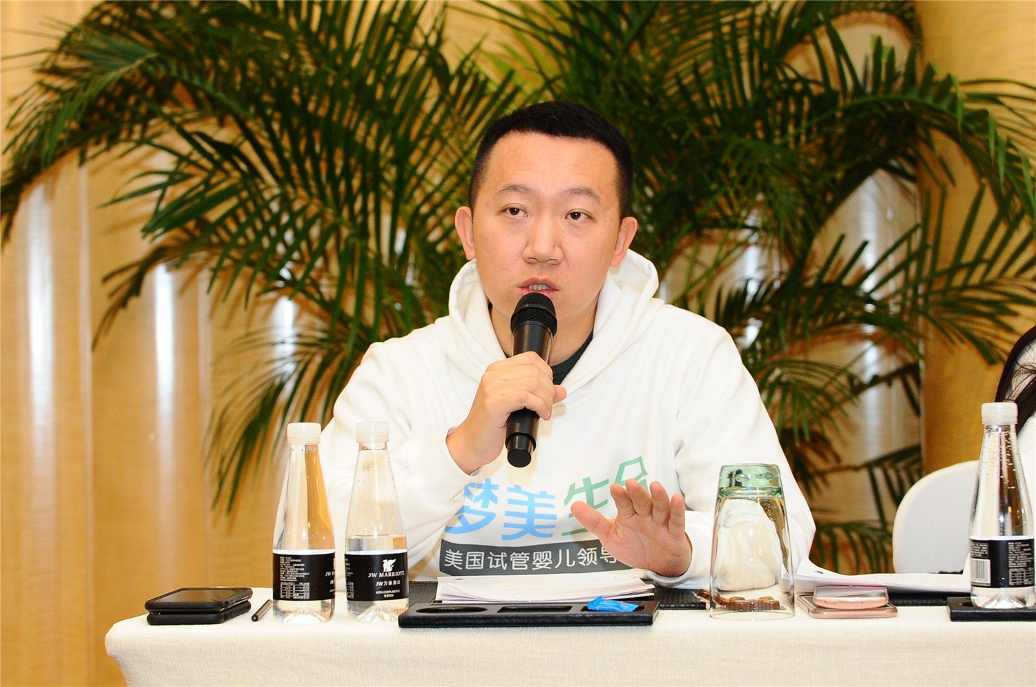 邓絮阳和梦美是什么关系？